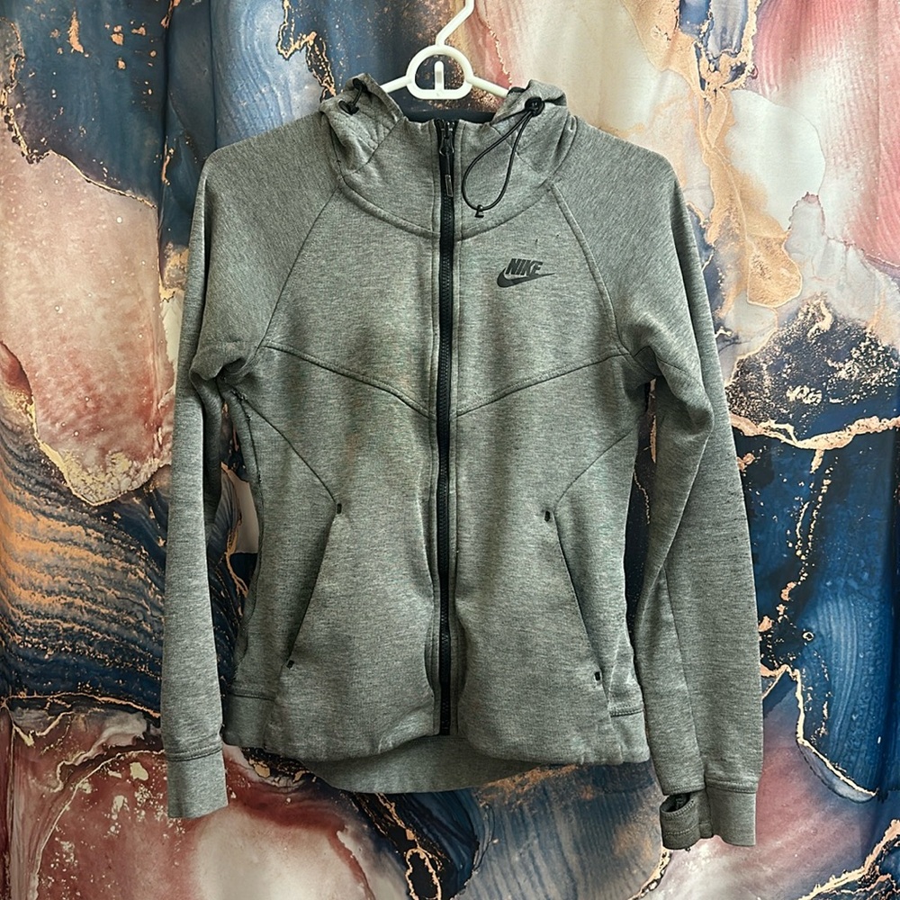 Gray Nike tech hoodie